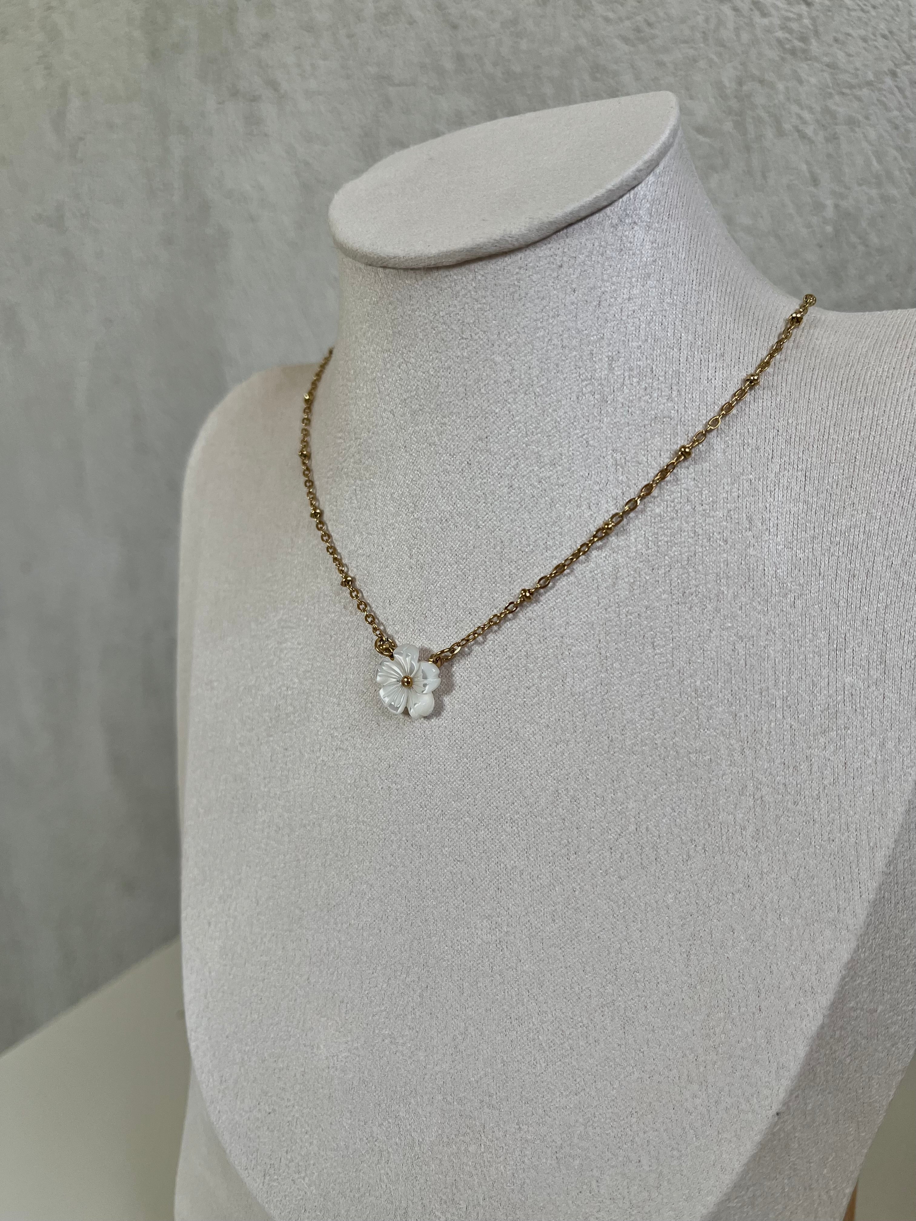 Gardenia Necklace